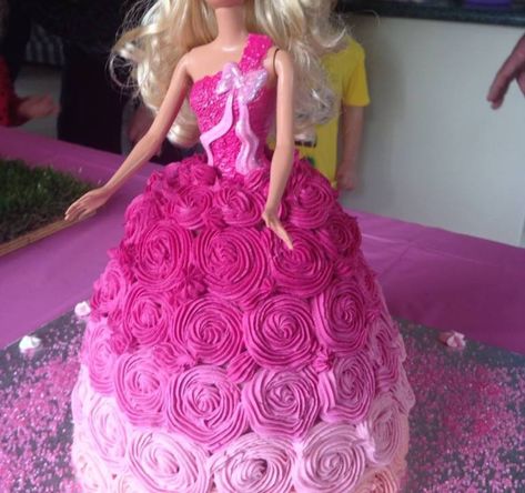 Barbie Cake Designs, Dolly Varden Cake, Barbie Doll Birthday Cake, Barbie Doll Cake, Dolly Varden, Doll Birthday Cake, Barbie Birthday Cake, Barbie Theme Party, Barbie Doll Cakes