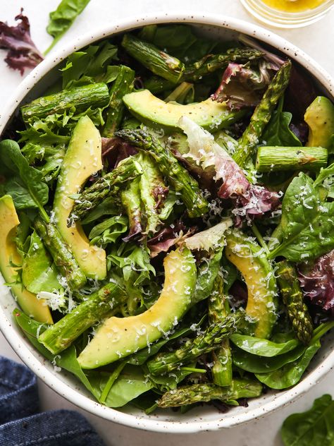 Main Dish Salad Recipes, Vinaigrette Dressing Recipe, Completely Delicious, Salad With Avocado, Easter Lunch, Avocado Salad Recipes, Asparagus Salad, Best Salad Recipes, Main Dish Salads