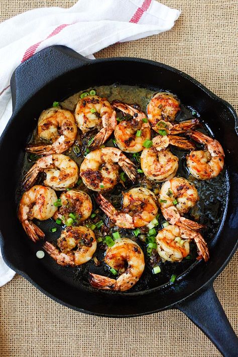 Black Pepper Shrimp (Tasty Stir-fry Recipe) - Rasa Malaysia Black Pepper Shrimp, Buttery Shrimp, Black Pepper Sauce, Cooking Spices, Gluten Free Chinese, Pepper Shrimp, Rasa Malaysia, Homemade Cooking, Bbq Sauce Homemade