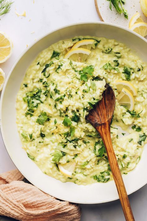 CREAMY Lemon and Herb Risotto! 10 ingredients, vegan, gluten-free, SO comforting! #minimalistbaker #recipe #plantbased #lemon #risotto Lemony Risotto, Dairy Free Risotto, Herb Risotto, Vegan Pastas, Lemon Risotto, Vegan Risotto, Parmesan Risotto, Vegan Parmesan Cheese, Minimalist Baker