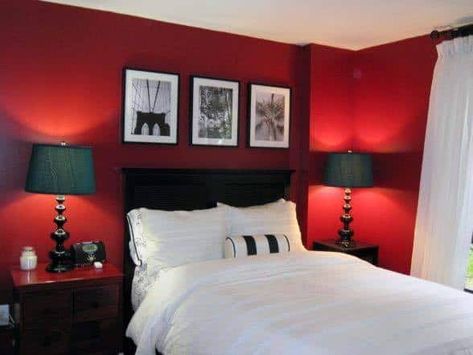 Black And Red Bedroom Ideas Red Accent Bedroom, Red Bedroom Walls, Idea Bilik Tidur, Red Bedroom Design, Romantic Bedroom Design, Red Bedroom Decor, Gold Bedroom Decor, Red Bedroom, Gold Bedroom