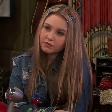 Hart Icon, Sarah Mitchell, Ella Anderson, Leather Jacket Girl, Teenage Girl Outfit, Girl Movies, Look Alike, Face Claims, Pretty Face