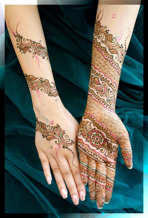 spirals Turtle Henna, Indian Mehndi Designs, Flower Henna, Beautiful Henna Designs, Mehndi Patterns, Hand Tattoos For Women, Mehndi Design Images, Arabic Mehndi Designs, Beautiful Mehndi Design