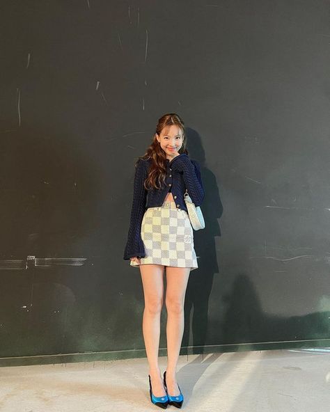 Nayeon Twice, Im Nayeon, Extended Play, Instagram Update, Korean Girl, South Korean Girls, Skater Skirt, Kpop Girls, Lace Skirt