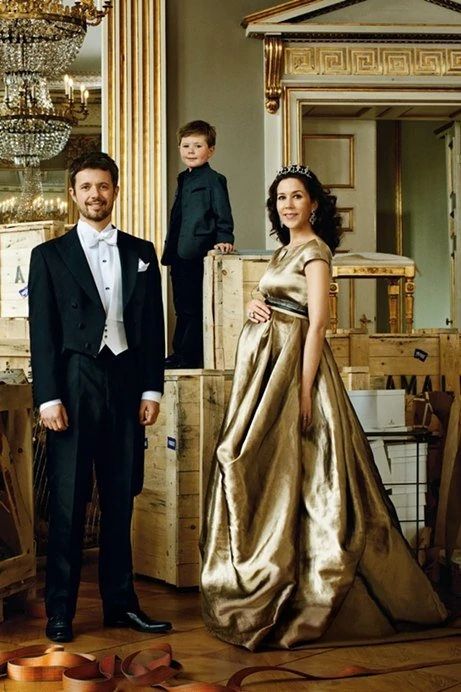 Vogue | Royalty: Tidigare & nuvarande Wiki | Fandom Formal Pictures, Kroonprinses Mary, Princess Isabella, Royal Houses, Denmark Royal Family, Mary Donaldson, Prince Frederick, Princess Marie Of Denmark, Danish Royalty