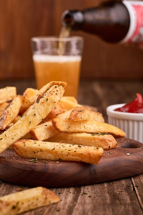 French Fries on Behance French Fries Photography Food Styling, Fries Photography Food Styling, French Fries Photography, Food Photography Dessert, Home Burger, Cafe Menu Design, Food Photoshoot, Buffet Restaurant, Photography Advertising