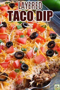 Layered Bean Dip Recipe, Taco Dip Easy, Layered Taco Salads, Refried Bean Dip, Layered Taco, Layered Dip Recipes, Layered Bean Dip, Layered Taco Dip, Taco Dip Recipe