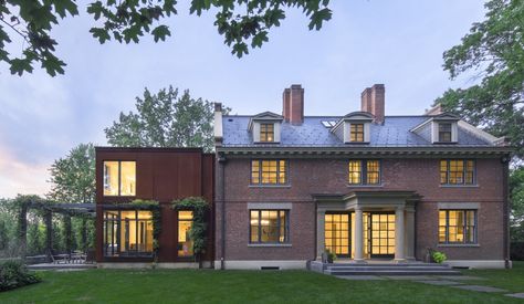 This New England mansion proves it's possible to decorate a home that pairs museum-worthy art with family-friendly furniture. | archdigest.com Modern Addition To Old House, Georgian Revival Homes, Dezeen Architecture, Brick Structure, Massachusetts Houses, Fantasy Farm, House Development, Georgian Revival, Modern Georgian