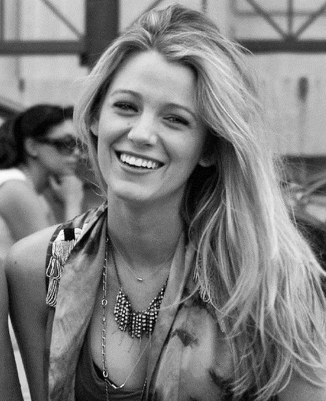 Photo Blake Lively Young, Blake Lively Family, Blake Lovely, Serena Van, Serena Van Der Woodsen, Blake Lively, Famous Faces, Woman Crush, Looks Style