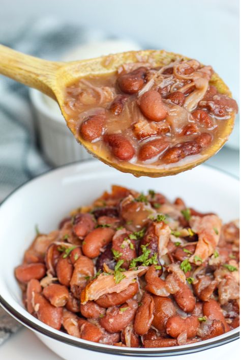 Cajun Red Beans And Rice Recipe, Collard Greens With Bacon, Cajun Restaurant, Beans Recipe Crockpot, Slow Cooker Red Beans, Red Beans Recipe, Smoked Turkey Wings, Southern Tomato Pie, Red Beans N Rice Recipe