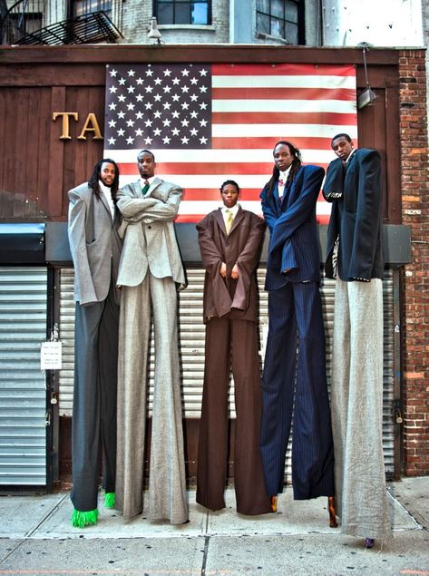 Stilt Costume, Pierrot Clown, Weird Photography, Zoot Suit, Port Of Spain, Caribbean Culture, Stilts, Arte Popular, Magical World