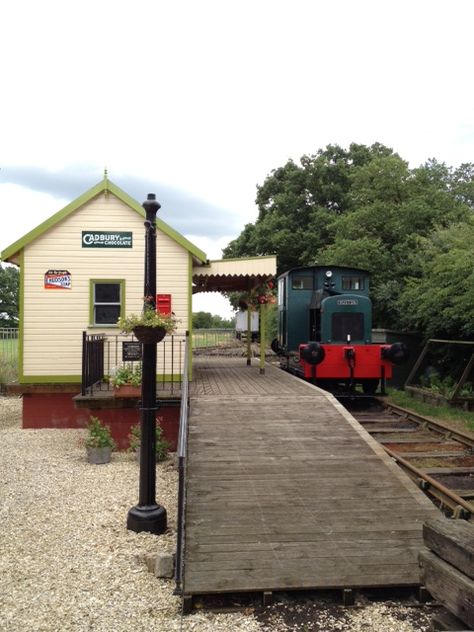 Wressle Brickyard Cottage - Railway Station Cottages Railway Cottage, Train Aesthetic, Poo Poo, Pee Pee, Old Train Station, French Windows, Liverpool Street, House Deck, Old Train