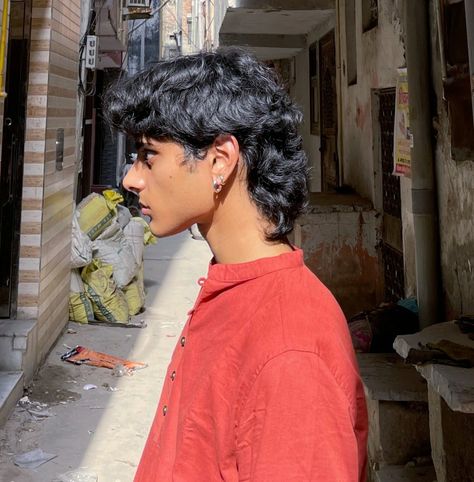 Indian Mullet Haircut, Curly Shaggy Mullet Men, Mullet Skin Fade, Medium Curly Mullet, Undercut Mullet Man, Men Long Mullet, Cavetown Haircut, Medium Mullet Mens, Brunette Mullet