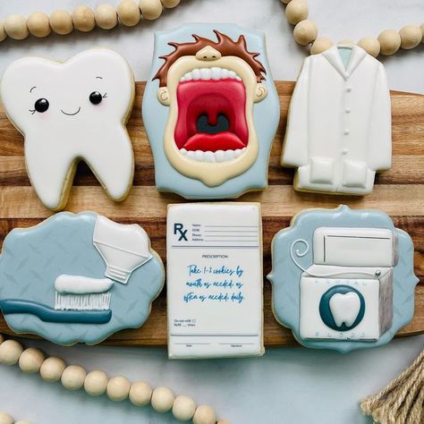 Tooth Cookies Dentist, Teeth Cookies Decorated, Dentist Party Ideas, Dental Cookies Decorated, Dentist Graduation Party Ideas, Tooth Cookies Decorated, Thank You Cookies Decorated, Dentist Cupcakes, Dental Cookies