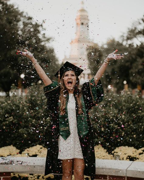 Confetti Senior Graduation Pictures Nursing School Graduation Pictures, Masters Graduation Pictures, Senior Graduation Pictures, Graduation Picture Ideas, College Grad Pictures, Grad Picture Ideas, Graduation Pic Ideas, Nursing Graduation Pictures, College Graduation Photoshoot