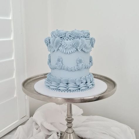 Something Blue Cake, Something Blue Bridal Shower Cake, Light Blue Cake Design, Small Vintage Cake, Sugar Cookie Valentines, Baby Blue Wedding Cake, Powder Blue Cake, Vintage Birthday Cakes Blue, Blue Bridal Shower Cake