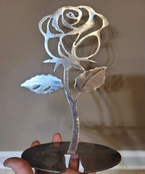 Plasma Table Projects, Sheet Metal Crafts, Sheet Metal Art, Metal Roses, Plasma Table, Metal Table Top, Plants For Hanging Baskets, Metal Sculptures, Top Decor