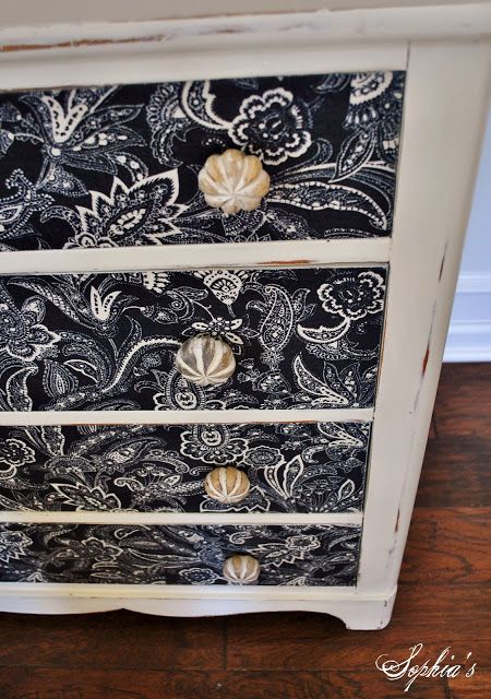 One of the best DIY tutorials for using fabric on furniture I've come across! Diy Dresser Makeover, Fabric Furniture, Dressers Makeover, Decoupage Furniture, Diy Dresser, Furniture Rehab, Dresser Makeover, Furniture Bedroom, Refurbished Furniture