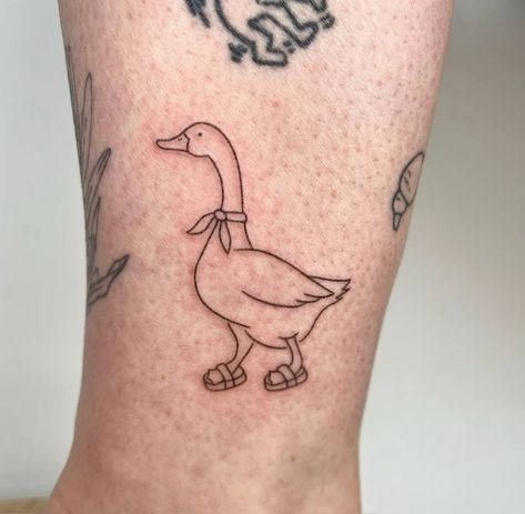 Quirky Animal Tattoo, Duck And Goose Tattoo, Silly Goose Tattoo, Mother Daughter Tat, Dumbest Tattoos, Goose Tattoo, Cartoon Tattoo Ideas, Patch Sleeve, Cute Goose