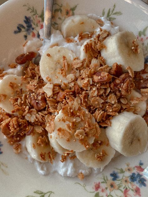 This Crunchy Walnut Granola Recipe is Vegan, Gluten Free, Low Sugar, and PERFECT for topping on yogurt or smoothies. and a great breakfast meal prep idea! #vegangranola #vegangranolarecipe #granolarecipe #glutenfreegranola #easygranolarecipe #healthygranolarecipe Gathered Nutrition, Walnut Granola, Health And Fitness Aesthetic, Vegan Granola Recipe, Healthyish Recipes, Easy Granola Recipe, Granola Recipe Healthy, Vegan Granola, Recipe Gluten Free