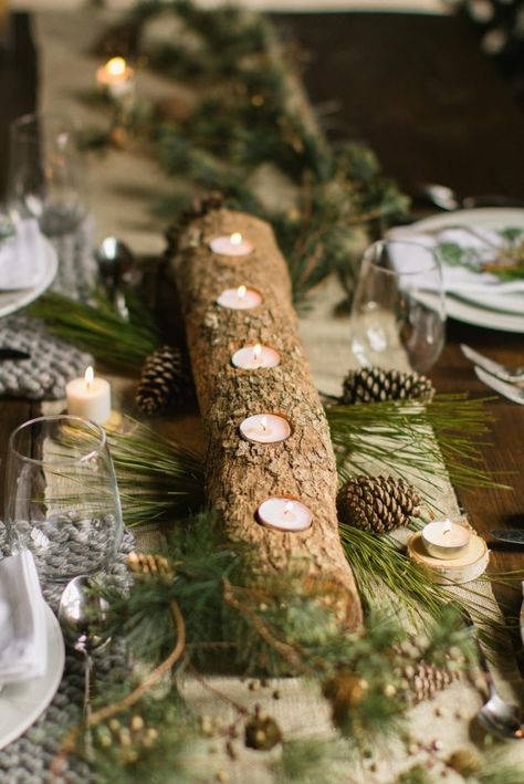 Winter Wedding Table Decorations, Christmas Styled Shoot, Woodland Centerpiece, Log Centerpieces, Army Christmas, Christmas Kitsch, Winter Wedding Table, Christmas Wedding Decorations, Magical Woodland