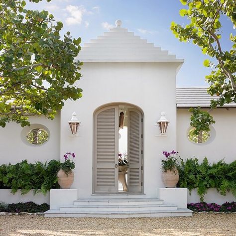 Calimia Home (@calimiahome) • Instagram photos and videos Veranda Magazine, Palm Beach Style, Casas Coloniales, Beach Cottage Style, Classical Architecture, Island Style, Andalusia, Florida Home, Beach Cottages