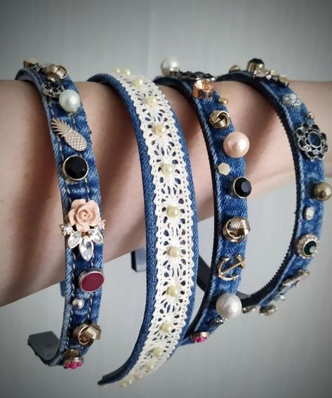 Diy Denim Bracelets, Denim Bracelet, Denim Crafts Diy, Blue Jeans Crafts, Bracelet Craft Diy, Sewing Crafts Tutorials, Denim Jewelry, Bathroom Idea, Fiber Jewelry