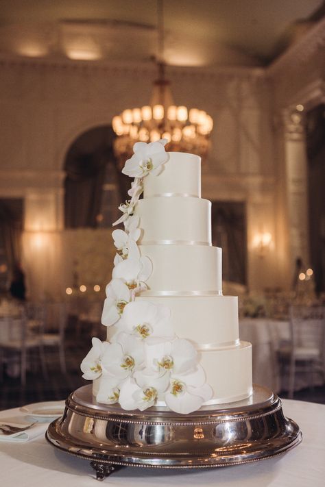 5 Tier Cake Wedding, Wedding Cakes With Orchids, Orchid Cake Wedding, 5 Tier Wedding Cake With Flowers, Wedding Elegant Cake, Bride Pasta, Wedding Cake Flowers Cascade, Cascading Wedding Cake, Wedding Cake 5 Tier