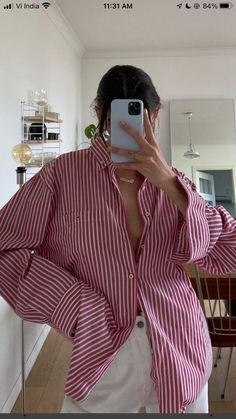 Red Striped Button Up Outfit, Red Striped Shirt Outfit, Red Striped Shirt, Stile Hijab, Art Interior Design, Art Interior, Causual Outfits, Fashion Mistakes, 가을 패션