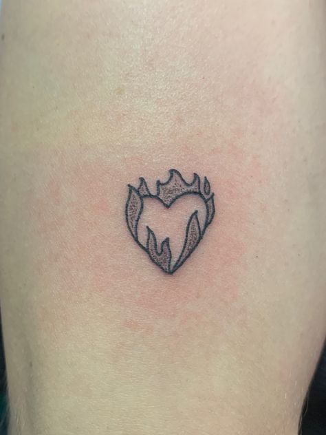 Heart Emoji Tattoo, Cm Tattoo, Emoji Tattoo, Best Friend Tattoo, Tattoo Tiny, Flaming Heart, Tiny Tattoo, Heart Emoji, Black Tattoo