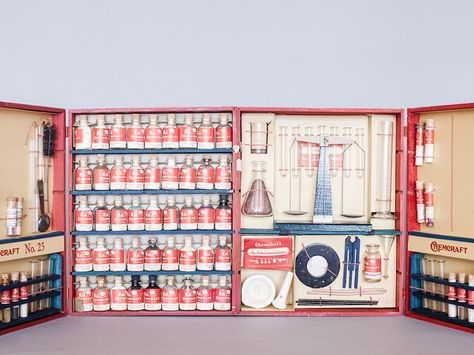 Vintage Chemistry Sets Show We Used to Be Way More Chill About Chemicals | Science | WIRED | I own several vintage chemistry sets, and wish they were available today. 60s Culture, 60s Nostalgia, Workshop Setup, Vintage Chemistry, Secret Lab, Interesting Perspective, Chemistry Kit, Chemistry Art, Chemical Science