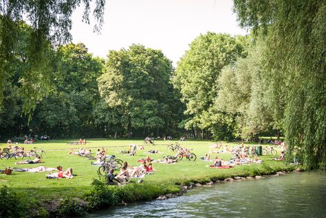 English Garden Munich, Munich Travel Guide, Munich Hotels, Munich Travel, Germany Travel Guide, Most Romantic Places, Romantic Beach, Urban Park, Ponds Backyard