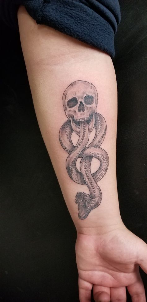 Dark Mark Tattoo, Harry Potter Tattoo Sleeve, Harry Potter Dark Mark, The Dark Mark, Dark Mark Tattoos, Nerdy Tattoos, Mark Tattoo, Harry Potter Tattoos, Harry Potter Tattoo