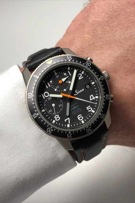 Flieger Watch, Victorinox Swiss Army, Pilot Watch, Military Watches, Swiss Army, Classic Watches, Luxury Watches For Men, Men's Collection, Jaeger Watch