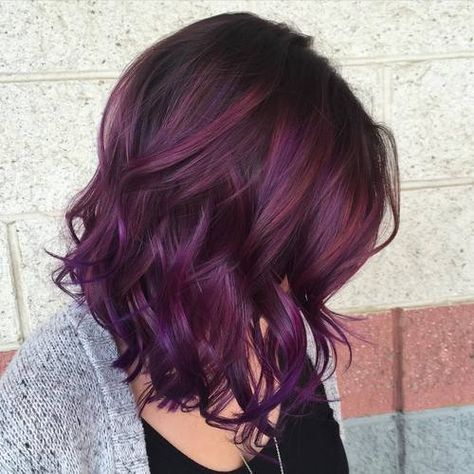 Lisha's hair turned a dark brown to purple ombre after her final outburst at school Highlights Purple, Burgundy Highlights, Kort Bob, Hair Color Plum, Dark Purple Hair, Plum Hair, Violet Hair, Hair Color Burgundy, Super Hair