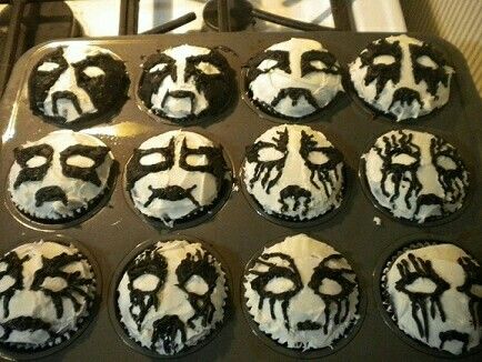 Corpse paint cakes Black Metal Birthday, Metal Birthday Cake, Hair Styles Prom, Prom Hair Ideas, Metal Birthday, Long Hair Community, Tårta Design, Long Hair Care, Spooky Food