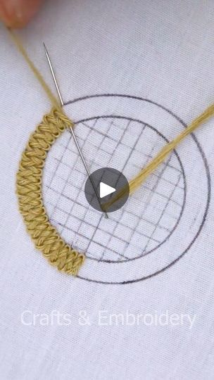 Embroidery Crafts, Embroidery Lessons, Textile Art Embroidery, Hand Embroidery Videos, Embroidered Quilts, Hand Embroidery Tutorial, Embroidery Tutorial, Needlepoint Stitches, Embroidery Stitches Tutorial