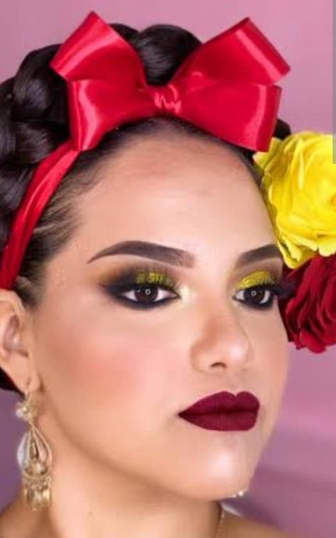 Makeup Look Traditional, Mexican Makeup Look Traditional, Mexican Makeup Look, Traditional Quinceanera, Mexican Makeup, Quinceanera, Makeup, Make Up