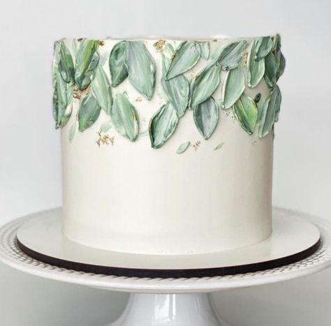 Simple Plant Cake Design, Simple And Elegant Birthday Cake, Light Green Cake Ideas, Palet Knife Cake Decorating, Cake With Leaves, Light Green Cake, Cake Verde, Green Baby Shower Cake, Bolo Boho