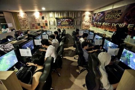 Gaming Cafe, Cafe Japan, Cafe Idea, Japanese Holidays, Game Cafe, Internet Cafe, Computer Shop, Pc Game, Cafe Shop