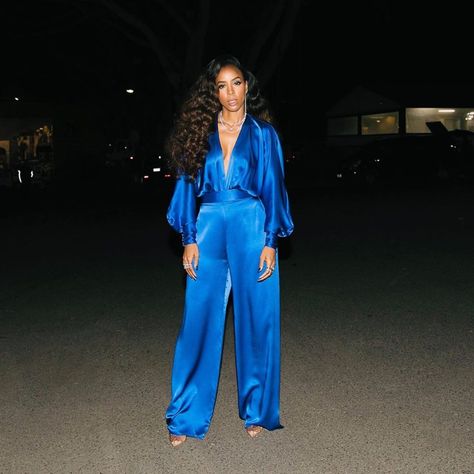 We Want Kelly Rowland's Cool-Girl Style Kelly Rowland Style, Silk Bodysuit, Cool Girl Style, Lauren London, Kelly Rowland, Style Muse, Mommy Style, Blue Jumpsuits, Blue Outfit