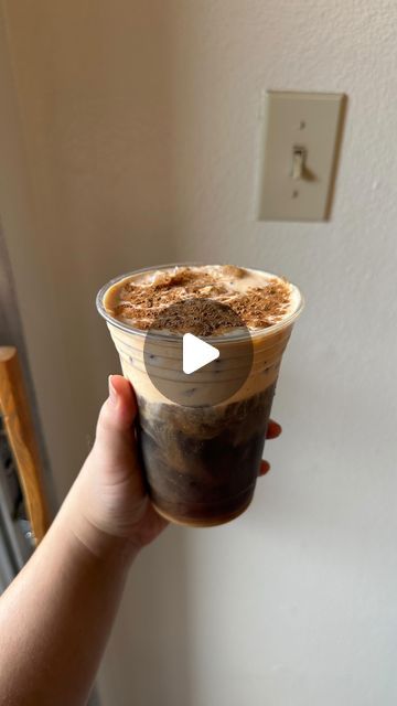 Katerina Diaz on Instagram: "PERFECT AT HOME COLD FOAM👌🏽😮‍💨

Follow my 1-2-3 rule:

▪️1 tablespoon syrup or sauce
▪️2 tablespoons 2% milk
▪️3 tablespoons heavy cream

You can literally make WHATEVER cold foam flavor ya want, simply switch up the syrup or sauce flavor 🙏🏽

Comment FROTHER for the link to my favorite handheld milk frother. It’s elite and you need it for the best at home cold foam👌🏽" How To Make Flavored Cold Foam, How To Make Sweet Cream Cold Foam With Frother, How To Make Cold Foam Without Frother, How To Make Vanilla Sweet Cream Cold Foam, Vanilla Foam Cold Brew, Iced Coffee At Home, Copycat Starbucks Recipes, Coffee Syrup, Starbucks Drinks Recipes