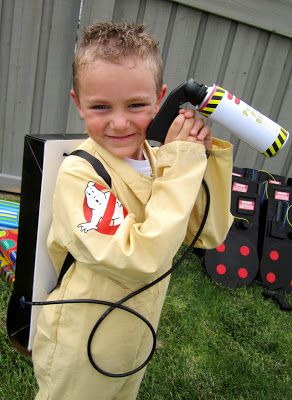 ghostbusters costume Ghostbusters Trap Diy, Diy Ghostbuster Costume, Ghost Trap Ghostbusters Diy, Ghost Busters Decorations Diy, Homemade Ghostbusters Costume, Ghostbusters Diy Costume, Ghostbuster Family Costume Ideas, Family Ghost Busters Costumes, Ghostbuster Costume Diy