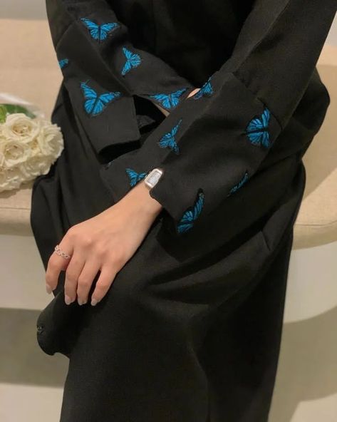 Black Abaya Designs, Simple Frocks, Hijabi Fashion Casual, Muslim Women Fashion, Diy Clothes Design, Mode Abaya, Fashion Top Outfits, Modest Dresses Casual, Modesty Fashion