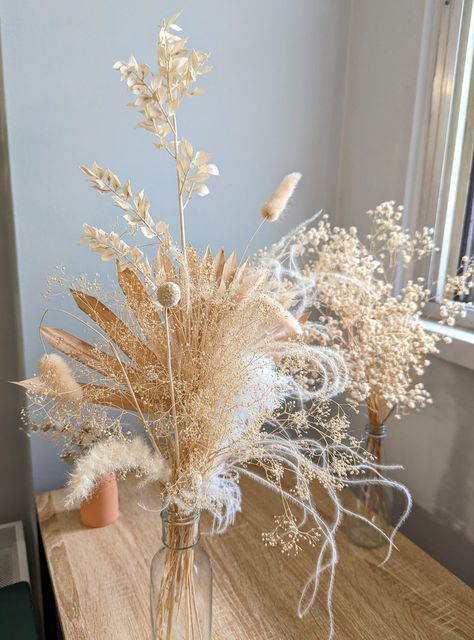 Beige theme, baby's breath, dried pampas, billy buttons, bunny tails, perennials, Dried Gypsophila, Hypericum, dried palms, dried Italian ruscus, house decor, flowers Dried Gypsophila, Beige Theme, Italian Ruscus, Dried Pampas, Billy Buttons, Bunny Tails, Decor Flowers, Bunny Tail, Baby's Breath