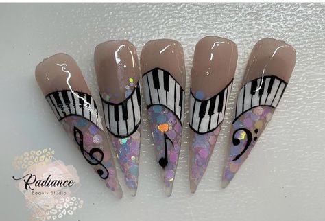 Music Nail Art, Music Nails, Easter Nail, Poster Music, Grunge Nails, Nail Sets, Easter Nails, Get Nails, Pretty Hands