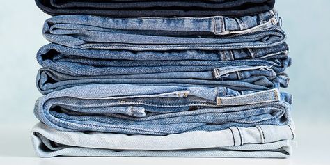 How to Fold Your Jeans at Home and for Travel How To Fold Jeans, Organiser Son Dressing, Folding Jeans, Jean Rose, Dressy Jeans, Clothing Retail, Mode Masculine, Love To Shop, Clothes Organization