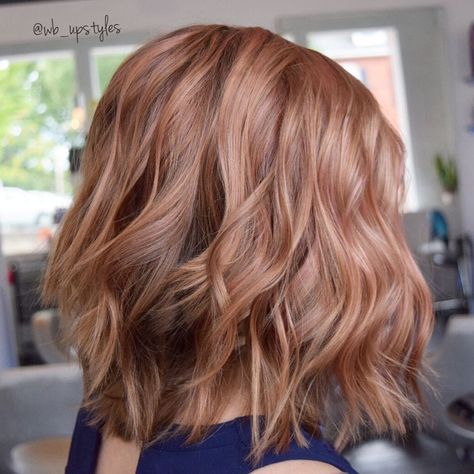 Whitney Burkhart 〰 ❁ 〰 az Instagramon: „🍁 #RoseGold 🍁#wb_upstyles @wellahairusa” Rosegold Haircolor, Copper Rose Gold Hair, Ronze Hair, Blond Rose, Rose Gold Blonde, Wild Hair Color, Gold Hair Colors, Strawberry Blonde Hair Color, Hair Color Rose Gold