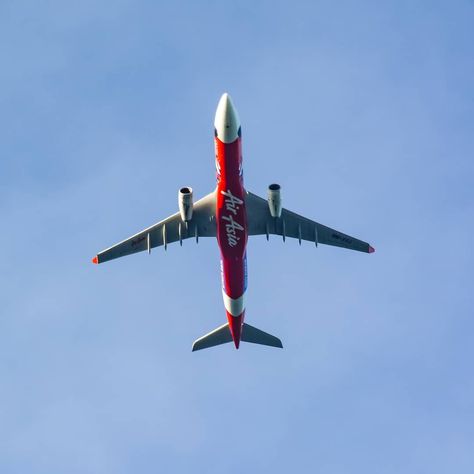 Cruising through the blue sky above the Kuala Lumpur International Airport AirAsia X Airbus A330-343 bound Jeju (CJU)... Kuala Lumpur International Airport, Airbus A330, The Blue Sky, International Airport, Kuala Lumpur, Blue Sky, Passenger, Aircraft, Blue