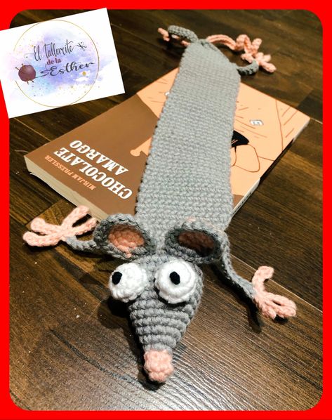 Separador de libro a crochet, marca páginas, ratón , patrón de pago de @supergurumi #handmadewithlove #handmade #hechoamano #hechoenmexico #hechoconamor #hechoamanoconamor #cdobregon #ciudadobregon #cajeme #crochet #crocheterasseriofilas #hilosomega #crochetinspiration #crochetaddict #crochetamigurumis #crochetamigurumi #amigurumi #amigurumis #amigurumilove #cdobregón #separadordelibrosacrochet #ranacrochet #ranaamigurumi #lectores #libros Crochet Amigurumi, Crochet